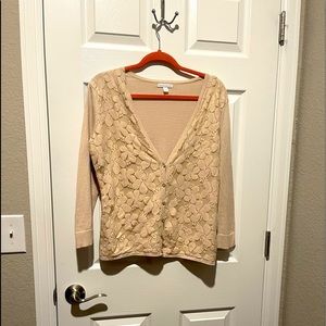 New York Company Tan button down Cardigan flower Crocheted Sweater. Size Large